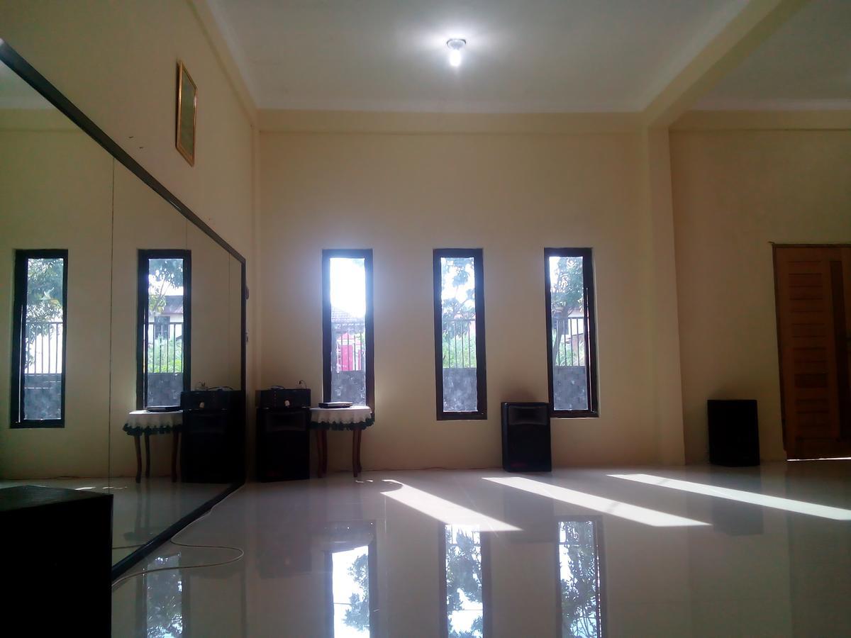 Pondok Cemara Medan Exterior photo